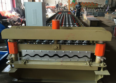 El PLC controla el rollo perforado de la hoja de la techumbre que forma la hoja de metal del cinc de la máquina