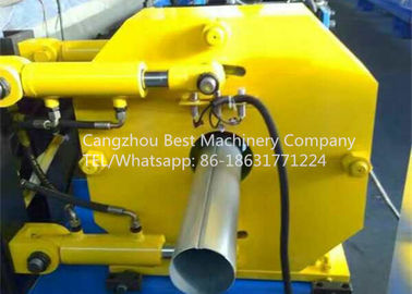 El rollo hidráulico del canal que forma la máquina, de acero llueve abajo el tubo que hace la máquina