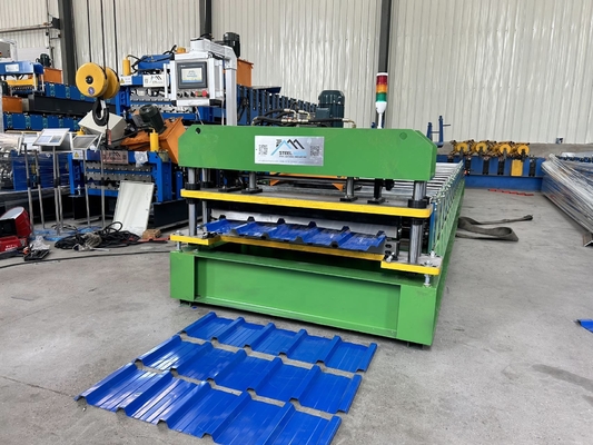 Máquina de moldeado en frío de láminas de techo controlada por PLC de 4 kW con 18-20 estaciones