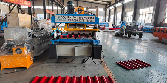 Máquina de moldeado de láminas de techo compacto con velocidad de moldeado de 8-15 m/min y corte hidráulico
