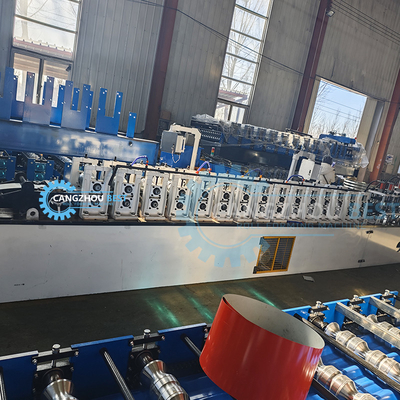 Máquina de moldeado de rodillos con orificios de perforación