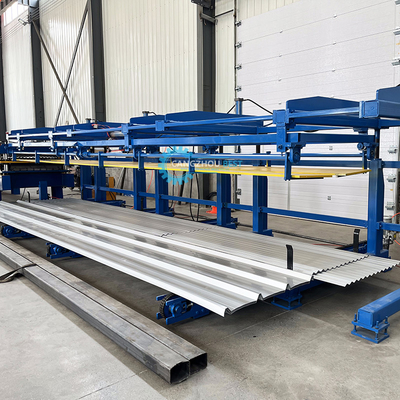 Máquina de moldeado de azulejos de techo corrugado de dos capas de 4kw de potencia hidráulica automática completa