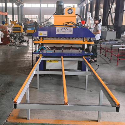 Máquina de moldeado de rodillos de techo de acero de doble capa con 5,5 kW de potencia y 15-16 estaciones
