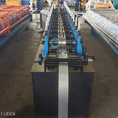 Máquina de moldeado de rollo de canal de corte de alta velocidad sin parar