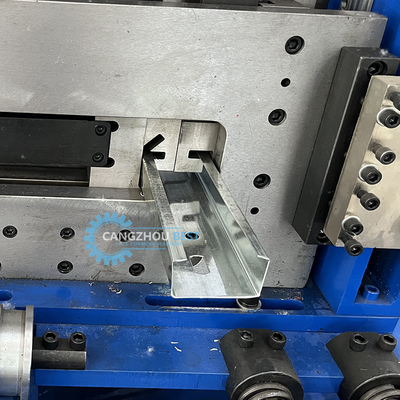 Automáticamente Czu Purlin Perforación hidráulica y corte de la máquina de formación de rollos