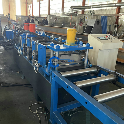 Máquina de moldeado de rollo de corte hidráulico de puerta galvanizada autobloqueada