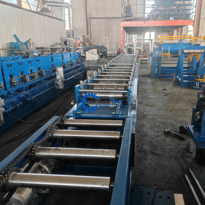 Máquina de moldeado de rollo de corte hidráulico de puerta galvanizada autobloqueada