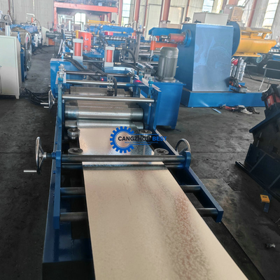 Sistema de control PLC Construcción de acero Galvanizado Cuadro de puerta de autobloqueo Máquina de moldeado de rodillos