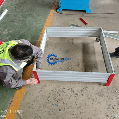 Máquina de formación de rodillos para hacer cercas de acero perforadas de jardín de verduras de alta durabilidad
