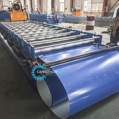 Control de PLC de acero de color Presión e corte hidráulico Zee Roof Tile Roll Forming Machine