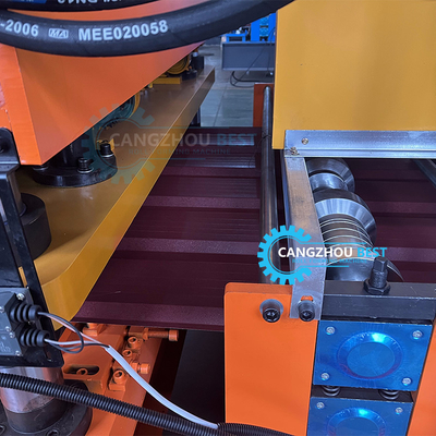 Cortado hidráulico 5.5kw Potencia Color Profile de acero Rusia Maquina de moldeado de rodillos de baldosas
