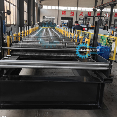 Rusia Diseño popular de techo de acero galvanizado Tejilla de fabricación de rollo máquina de moldeado