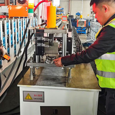 Máquina formadora de rollos de acero para puerta de persiana enrollable con corte hidráulico y PLC