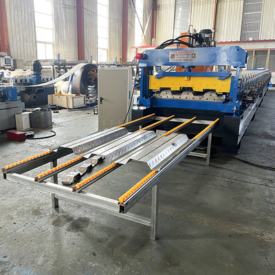 Máquina de moldeado de rodillos de cubierta de piso 1250mm Control PLC 22kw
