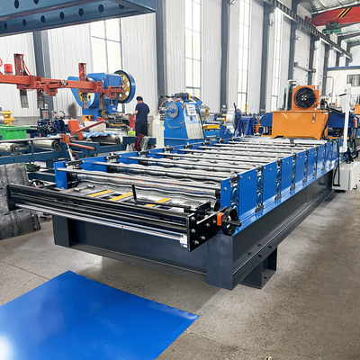 Máquina formadora de tejas metálicas controlada por PLC