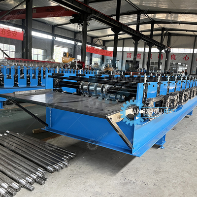 Máquina perfiladora de cubiertas con perfil de acero y servomotor