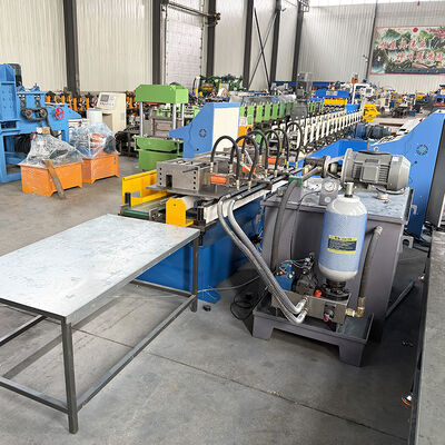 Máquina formadora de rollos de rejilla de techo cruzada T T24X26 hidráulica de punzonado de alta velocidad