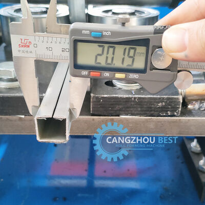 Máquina formadora de tubos cuadrados de soldadura láser de perfil de acero de pequeño tamaño de 20x20 mm