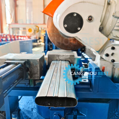 Máquina de moldeado de rodillos de acero galvanizado de control PLC de forma cuadrada