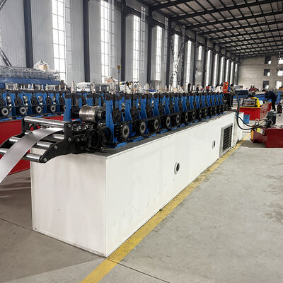Máquina formadora de rollos de canal Omega de corte volador de acero y metal de fabricación