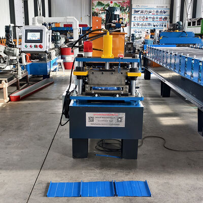 Máquina perfiladora de paneles de techo autoblocantes