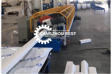 Máquina de moldeado de tubos cuadrados de aluminio 10 m/min Roudn forma hacia abajo